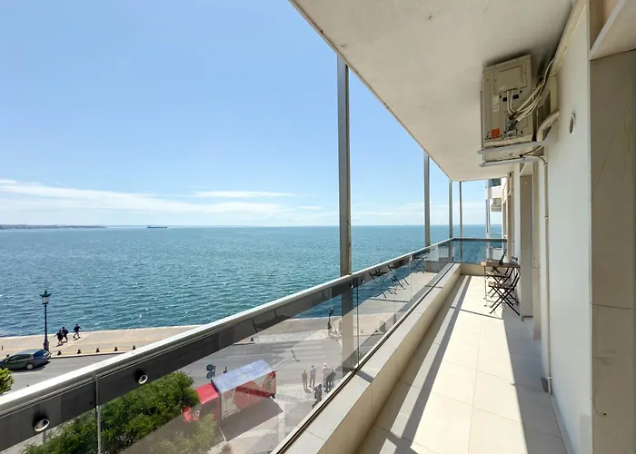 Luxury Sea View Retreat